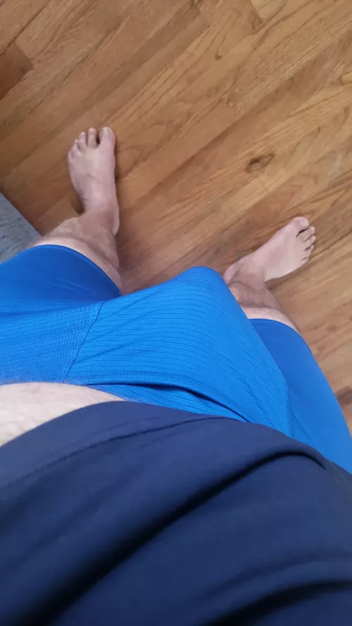 Bulging blue