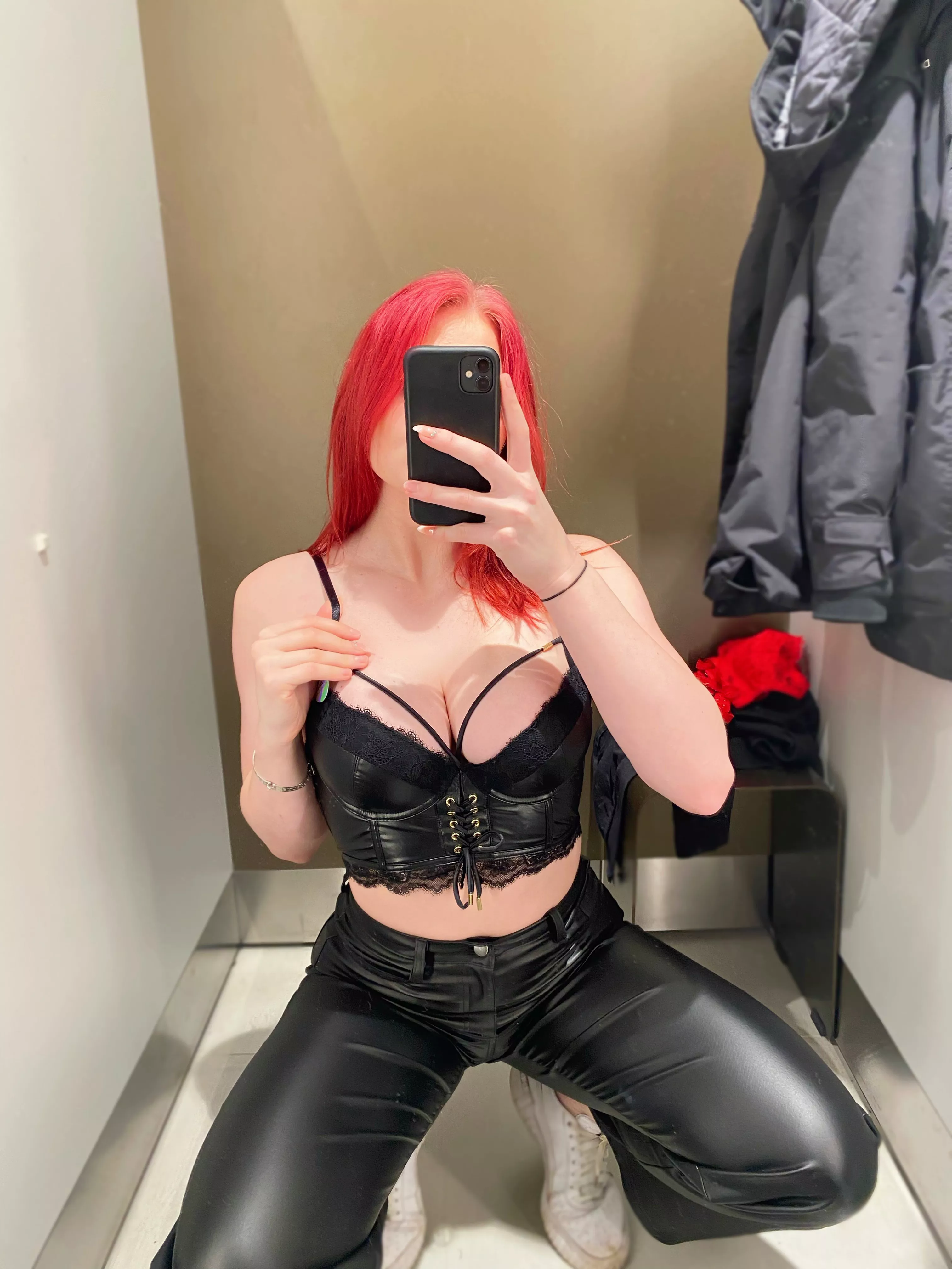 Changing room selfie <3