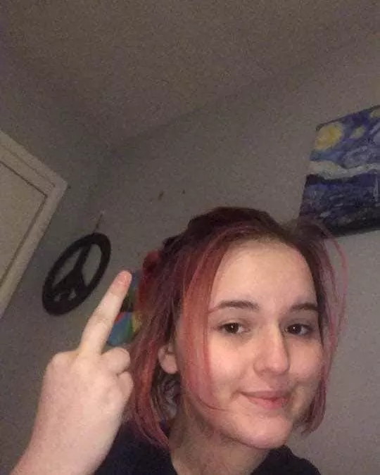 [domme] Hey clitty cock losers I’m sure your dick ain’t up to my middle finger..comment your size 😂