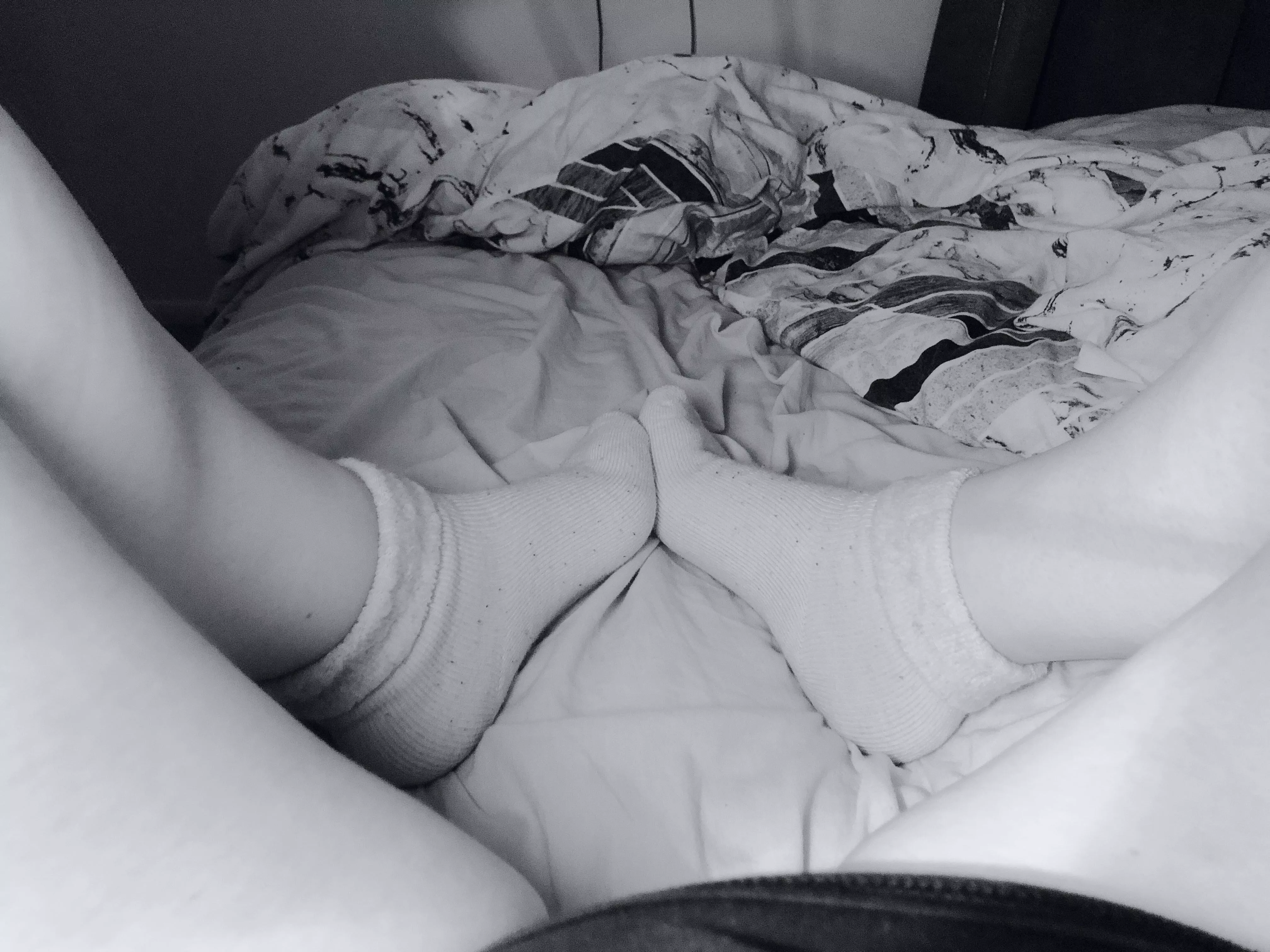 [f] Can’t Sleep 🙄