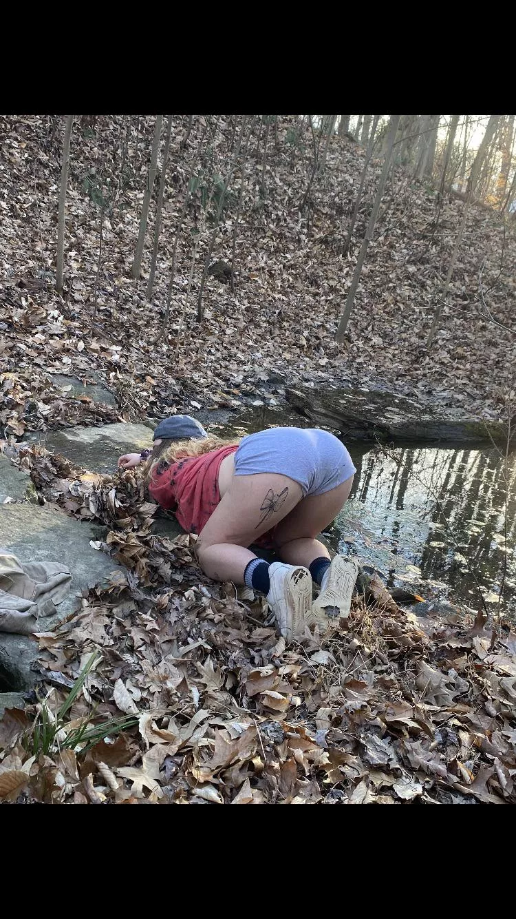 Face down ass up in the dirt waiting for you.. 19f