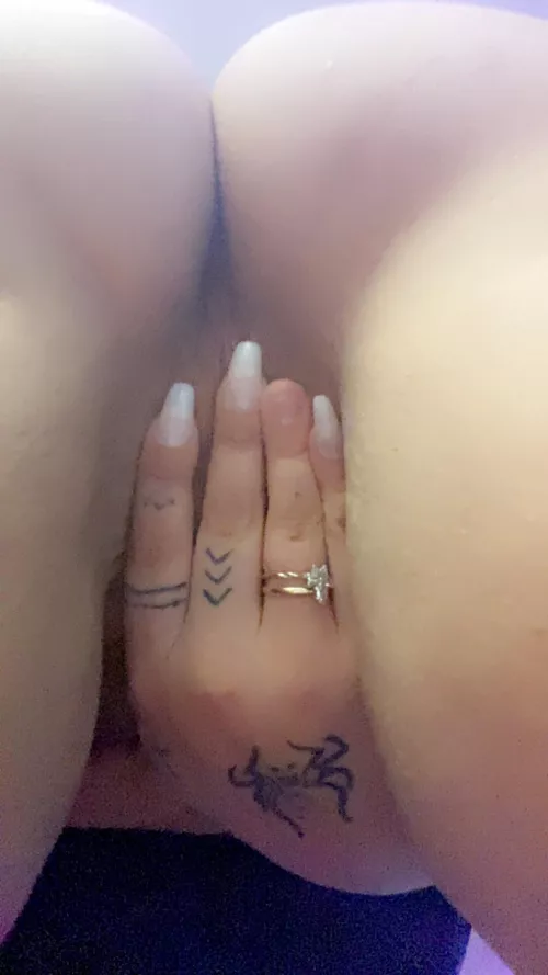 Hey baby💗😘 it’s hunny come check out my OF for spicy content 💦👅