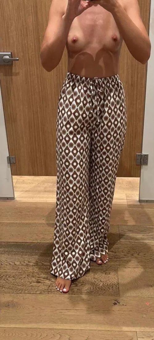 I promised I was going to show you my boobs... Come suck these aussie hard nipples