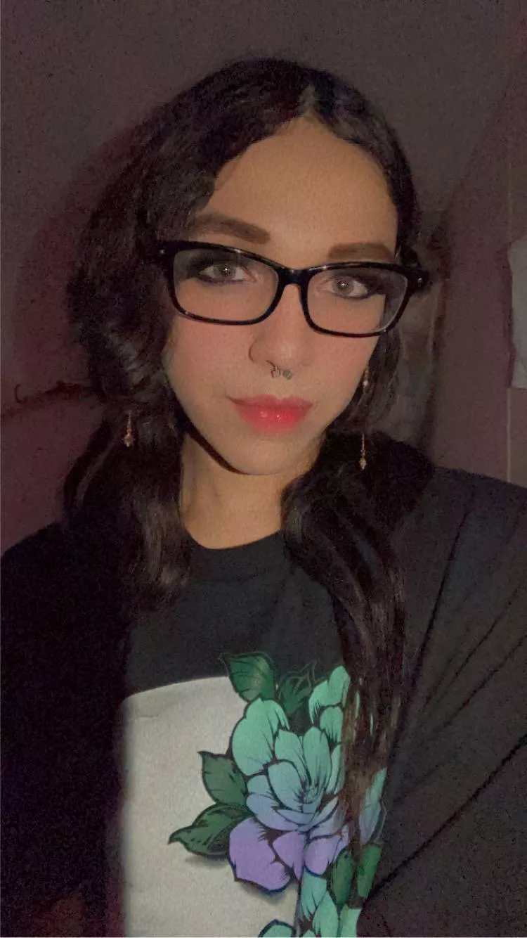 If you lick all the frosting off a donut, it becomes a healthy bagel. Thank me later 🤭