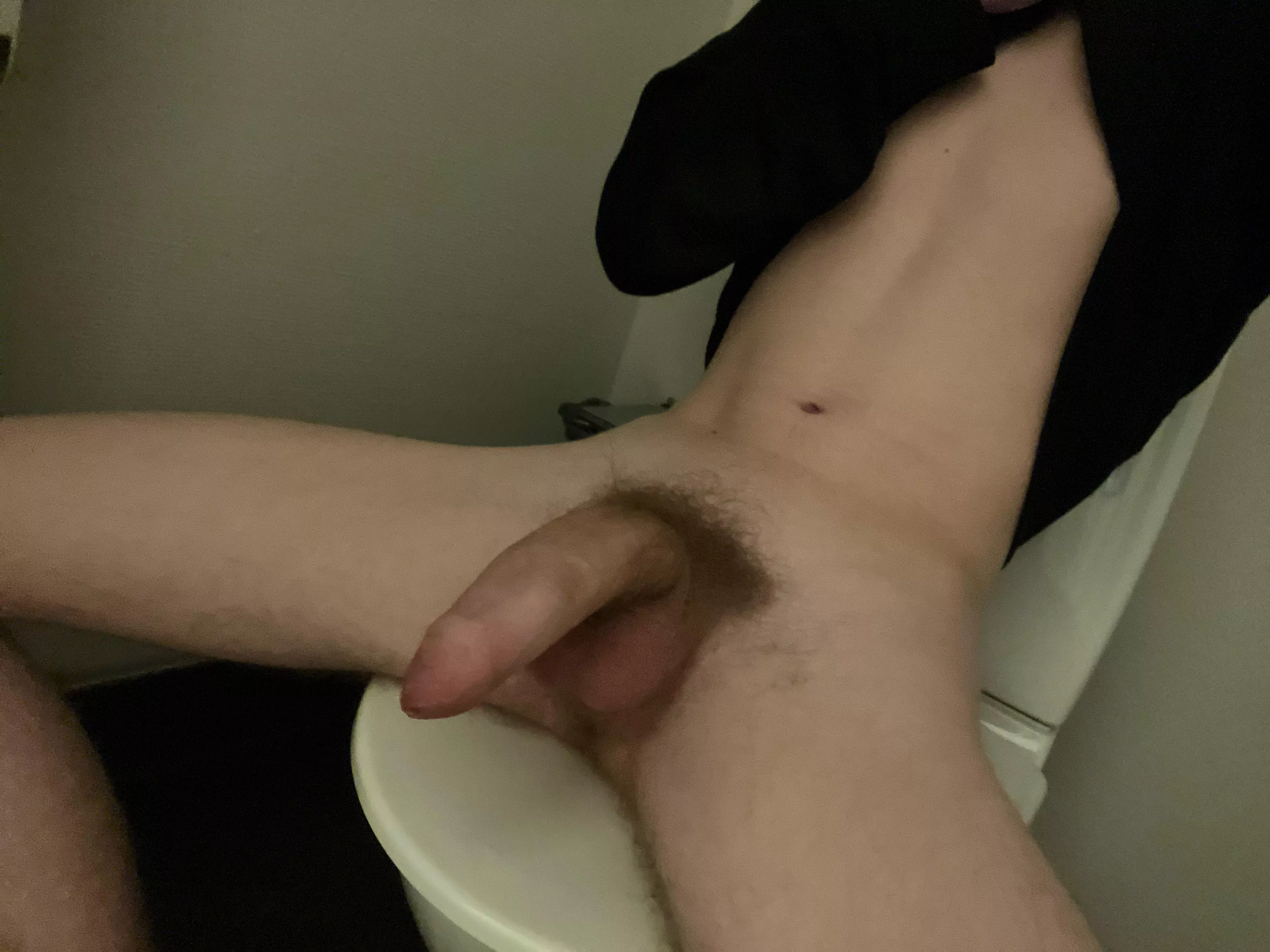 I’m a bathroom slut😘