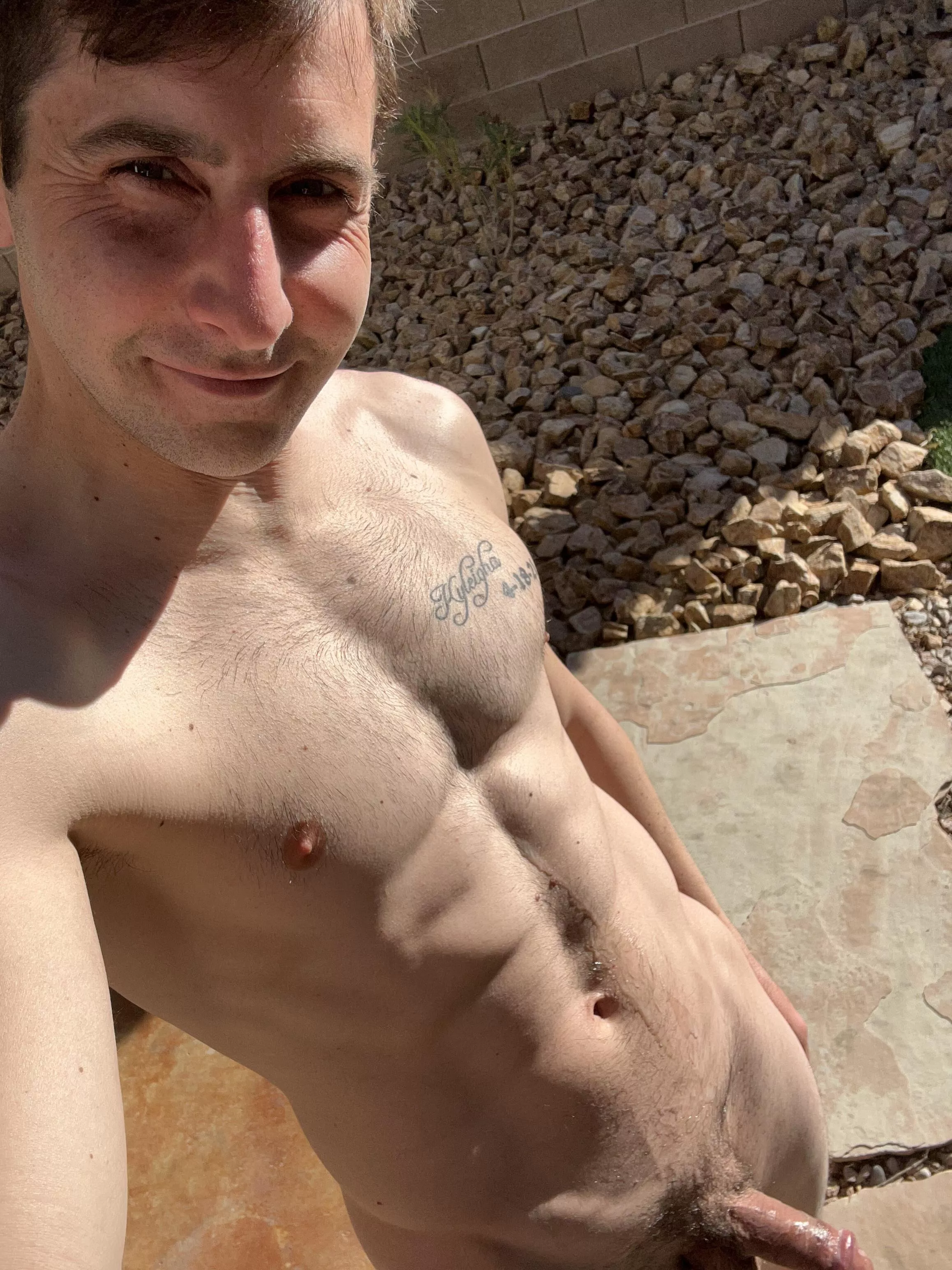 I’m curious.. what do you think of this picture?! ❤️🔥🥵