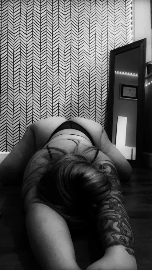 Just having a little stretch 🥰