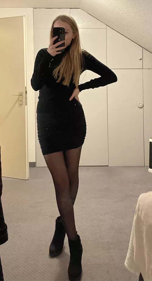 Last dinner look 🥰😋