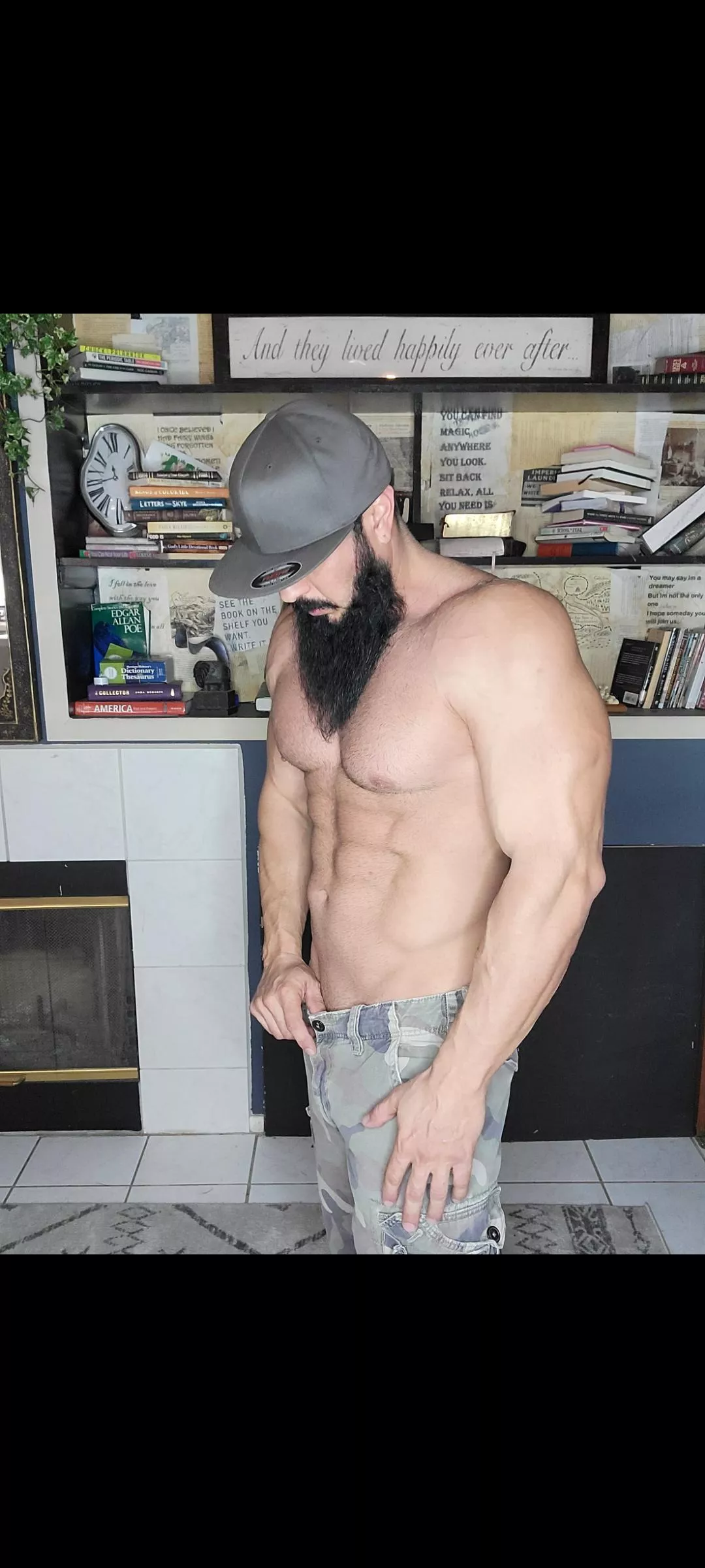 let's play 6'3 255 man meat!!