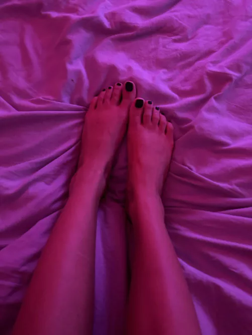 Like this ONLY if you’d suck my toes