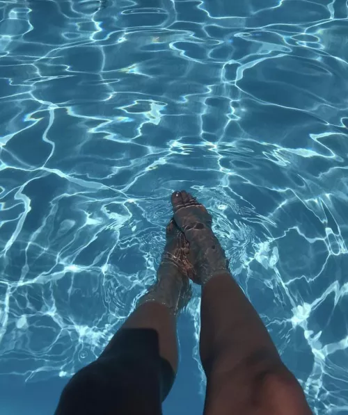 Missing tan summer legs today