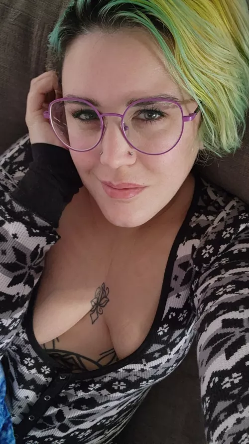 Netflix and chill ^^ [F]