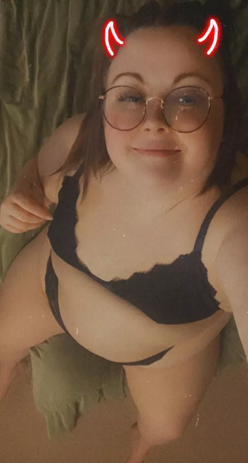 say hi if you think I’m pretty 😇