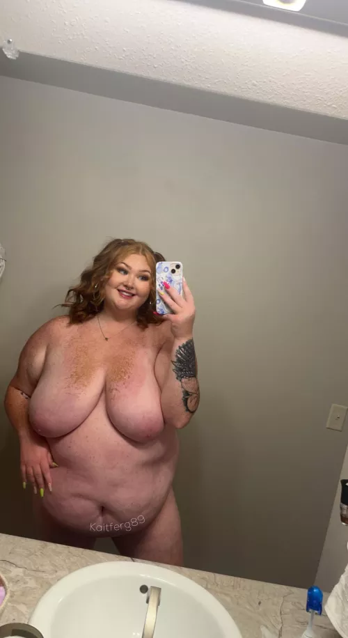 smiling bc i gave myself an orgasm right before this pic 😉