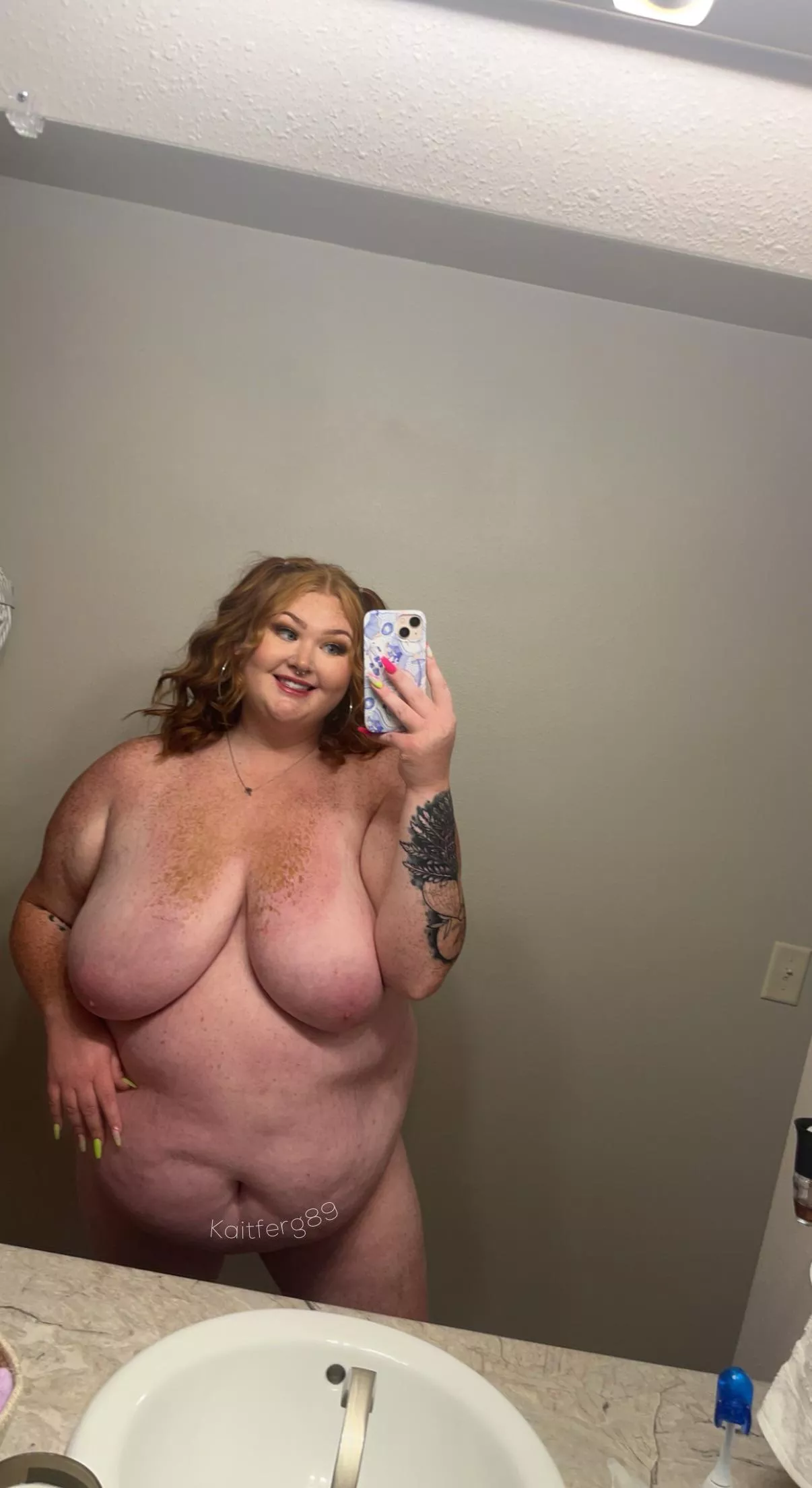 smiling bc i gave myself an orgasm right before this pic 😉