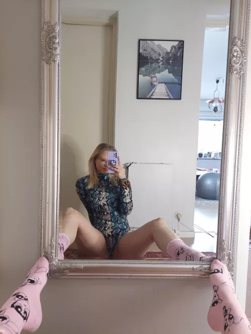 Spreading my legs but still showing off the powerpuff girls <3