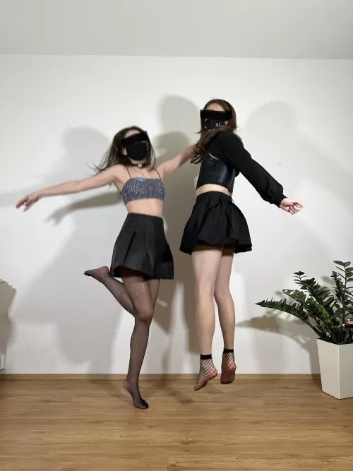 That's us happy jumping 🏀