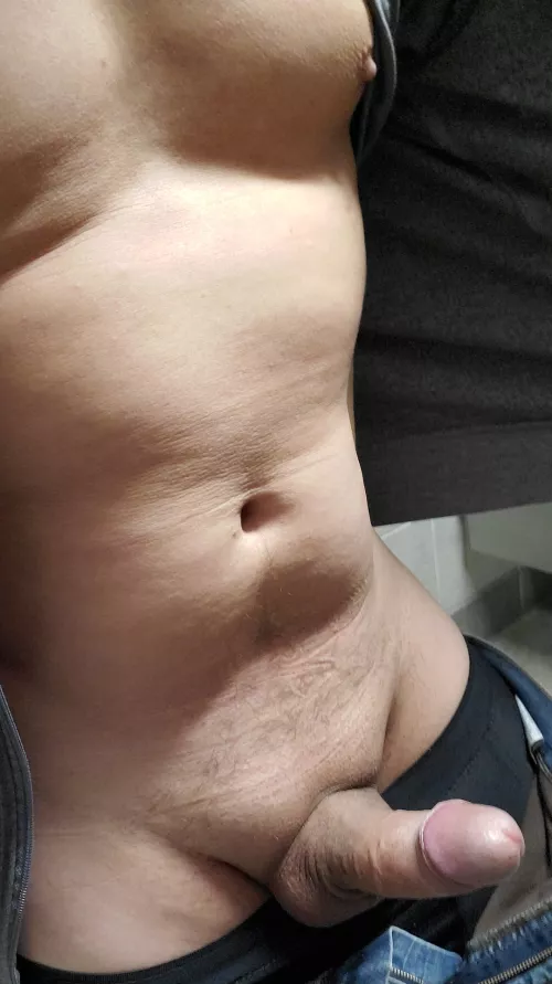 Thirsty Thursday. Cum quench your thirst!😈