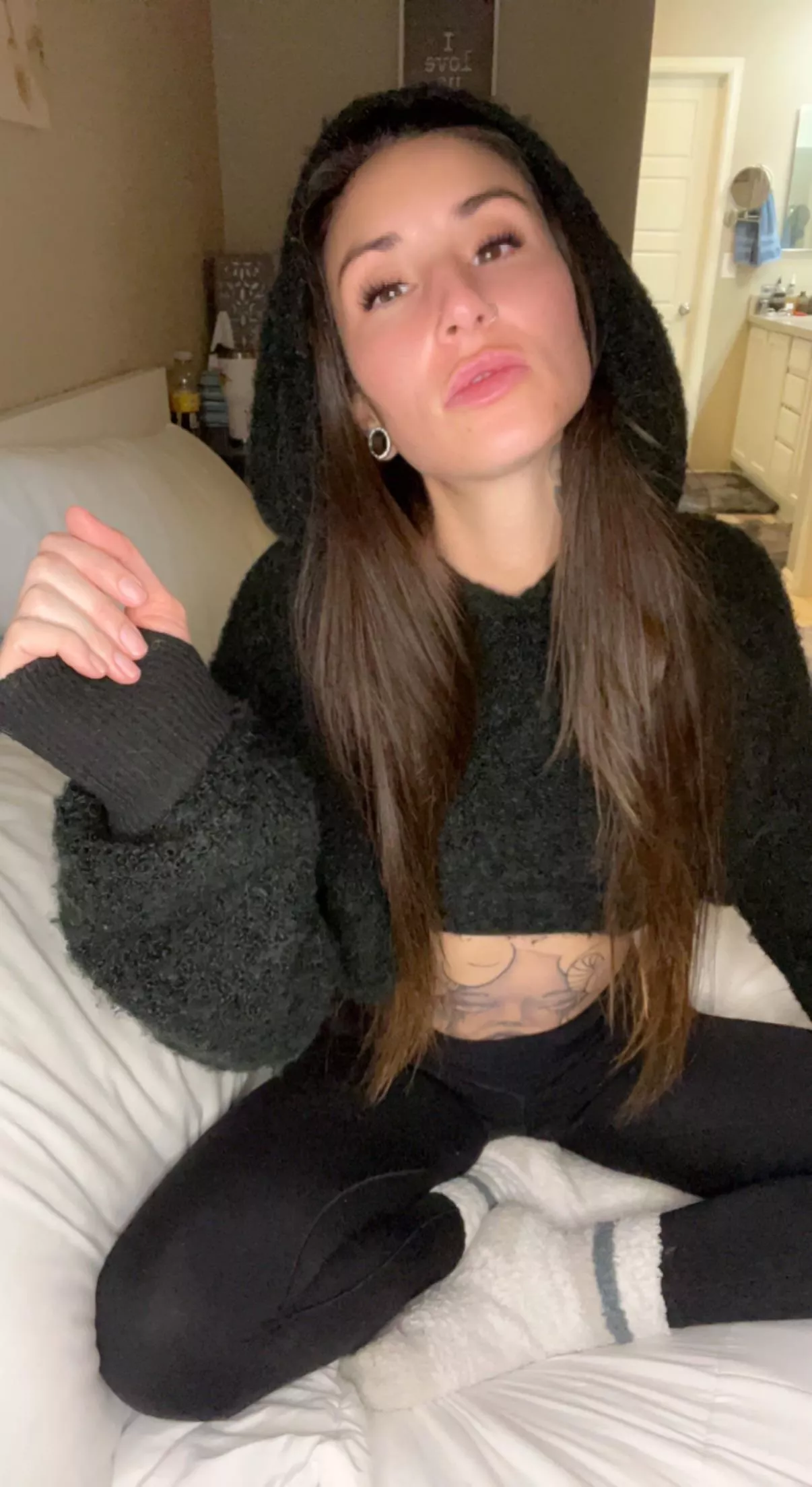 Trying to stay warm today [f]31 mom