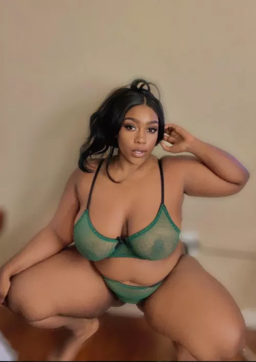 what can I do for u daddy??👸🏾💚