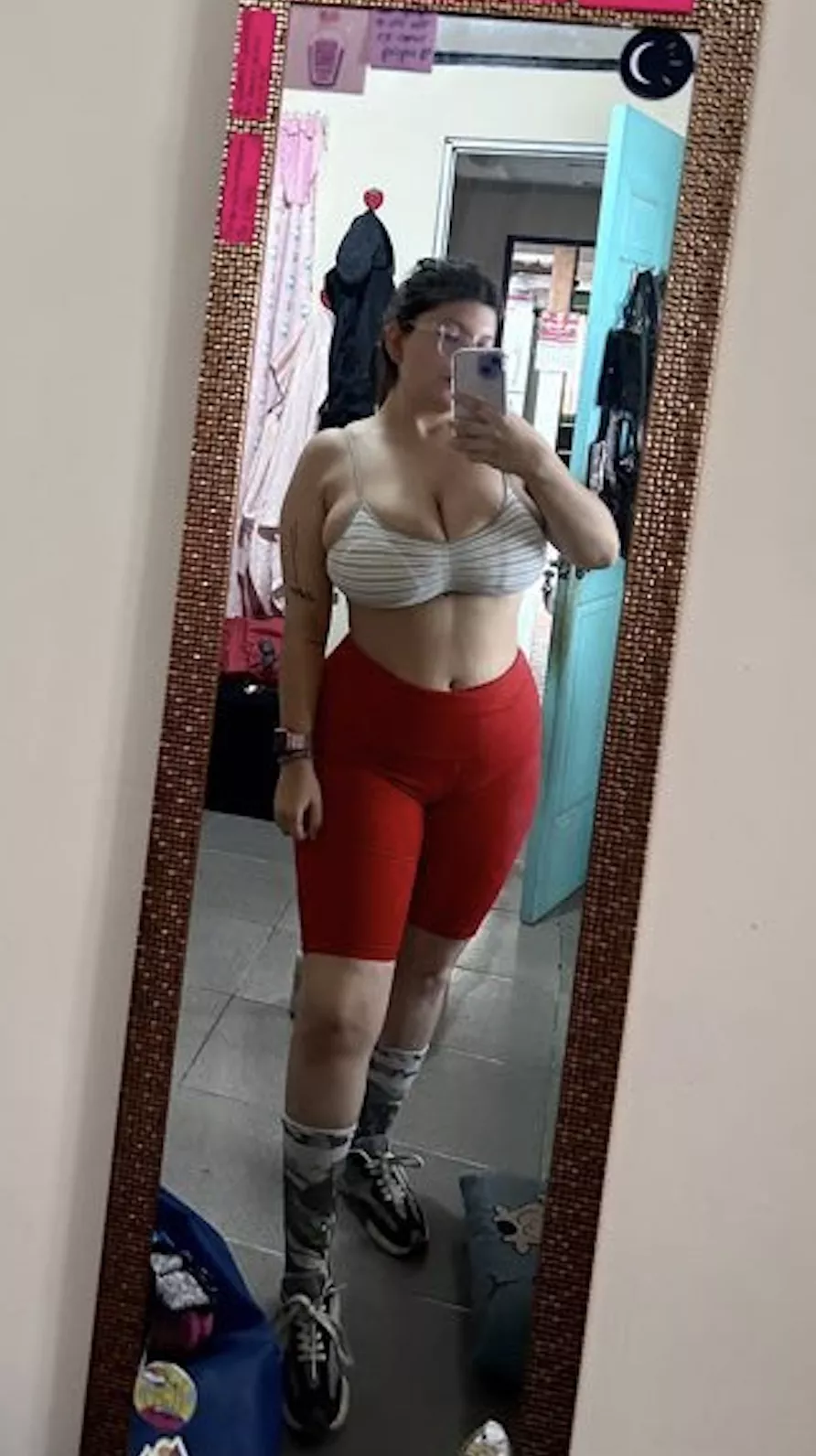 Workout outfit cant hold her back