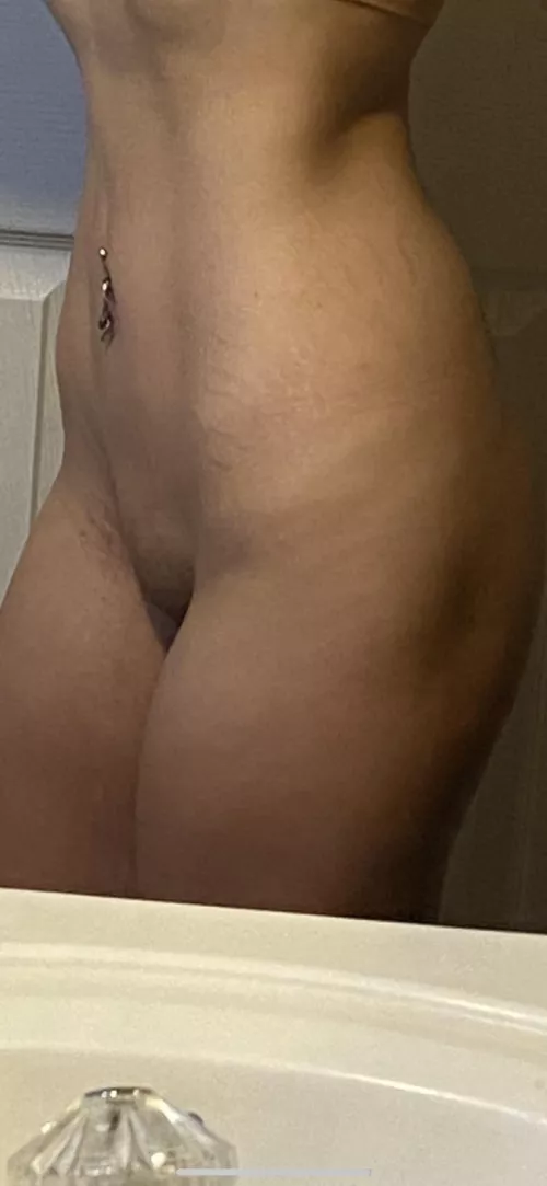 [22 , 5’3 , 122] Stopped having sex with men and my confidence has never been better. I can freely have no boobs and big thighs without criticism. Bliss.