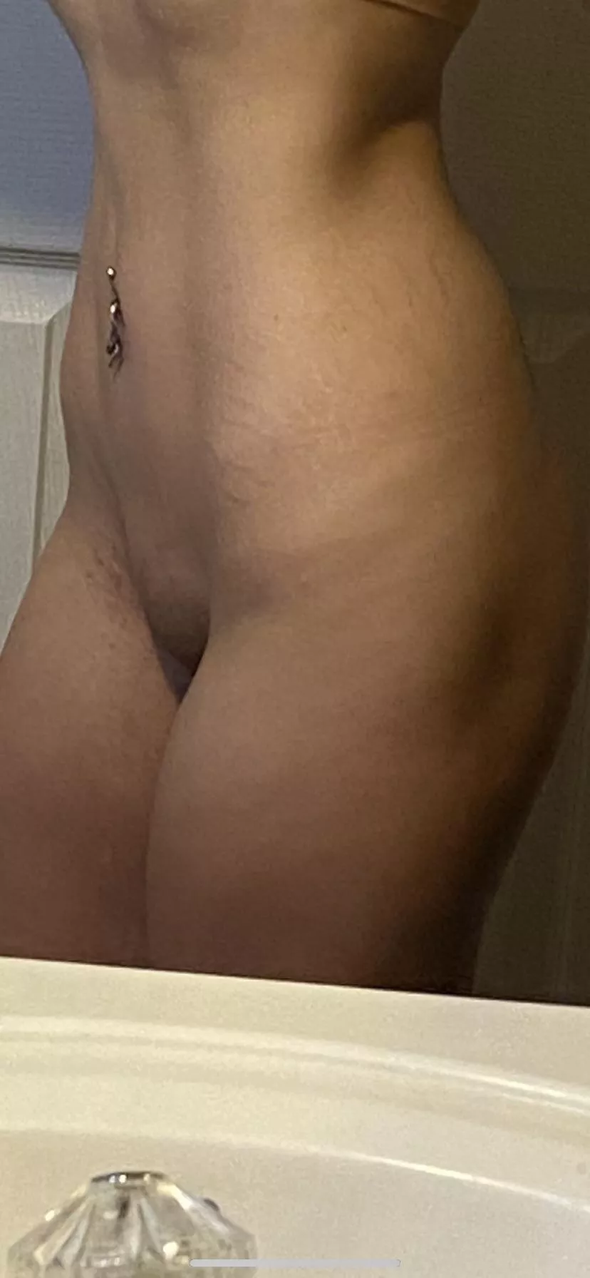 [22 , 5’3 , 122] Stopped having sex with men and my confidence has never been better. I can freely have no boobs and big thighs without criticism. Bliss.