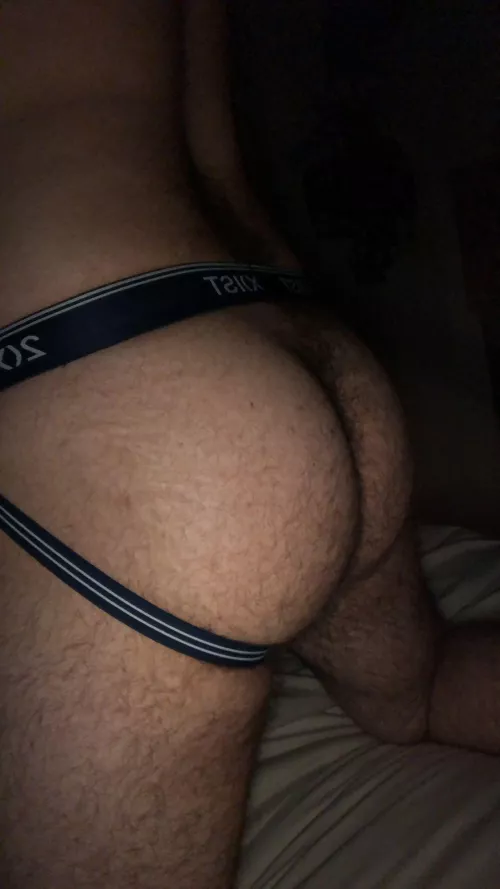 24 hairy vers bottom looking to swap pics and jo, snap me @jaxson_878