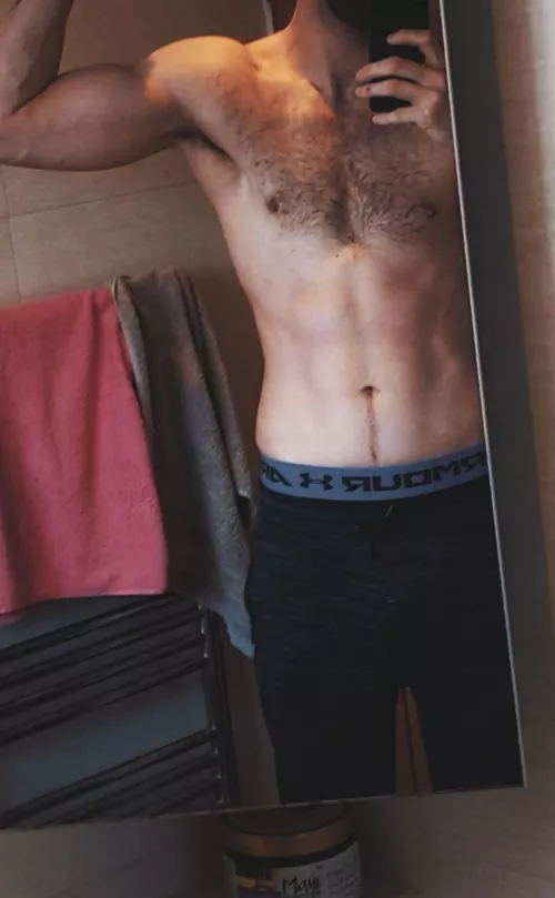 24 m, 6'4 hung handsome muscular addicted to smooth submissive bubblebutt boys