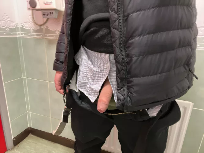 (40) (M4F) UK. Daddy needs a new assistant at work. Will apply for the job?