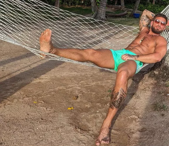 All I need now is a foot rub