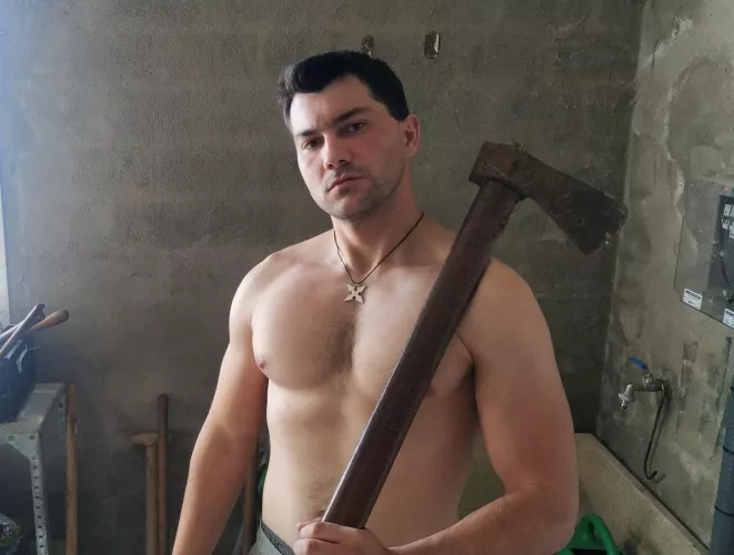 And my axe! 🪓 Have a nice Friday 😉