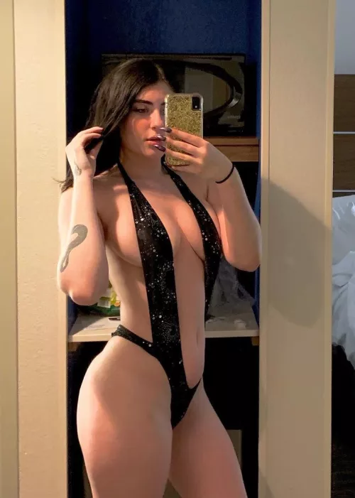 Arrows up if you want me to humiliate your tiny cock [domme]