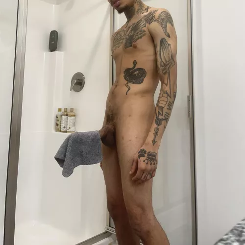 Can i dominate you in the shower? 🍆🚿