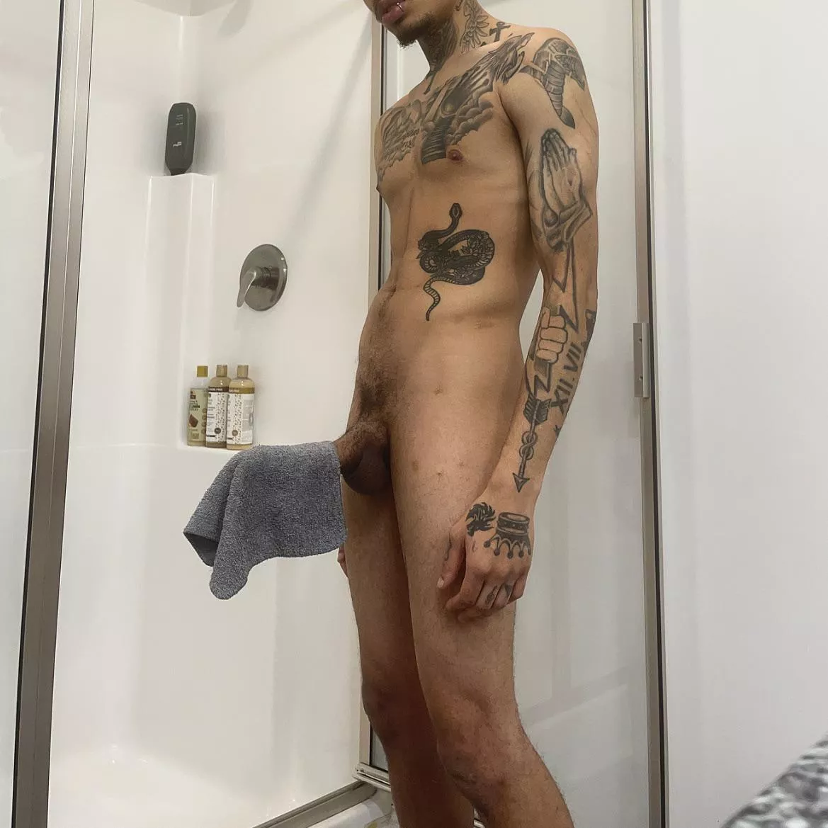 Can i dominate you in the shower? 🍆🚿