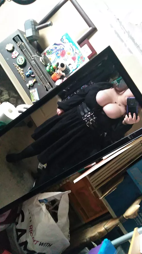 feeling myself in this dress