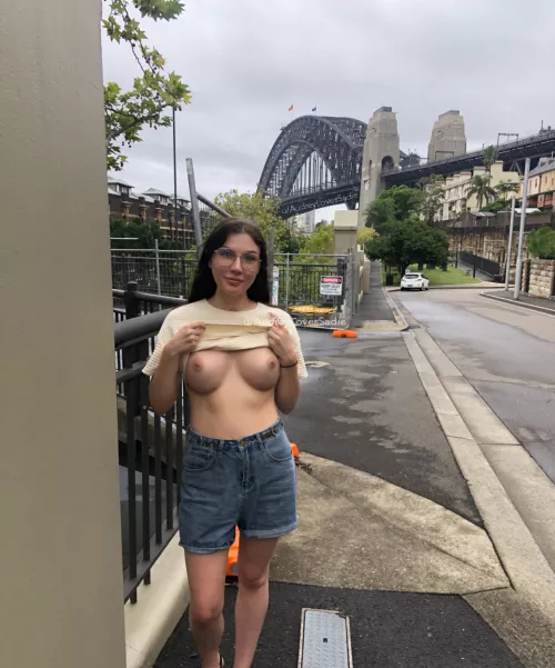 Flashing in front of the Sydney Harbour Bridge 😋
