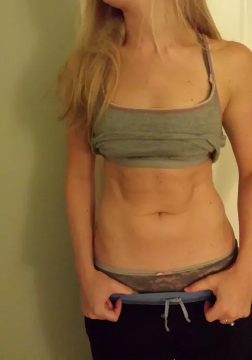 Fun-sized MILFiness [IMG]