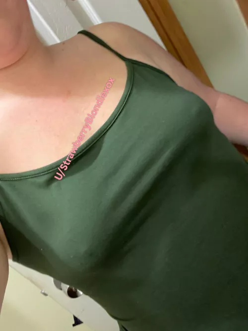 Got a new nightgown. Green might just be my color.