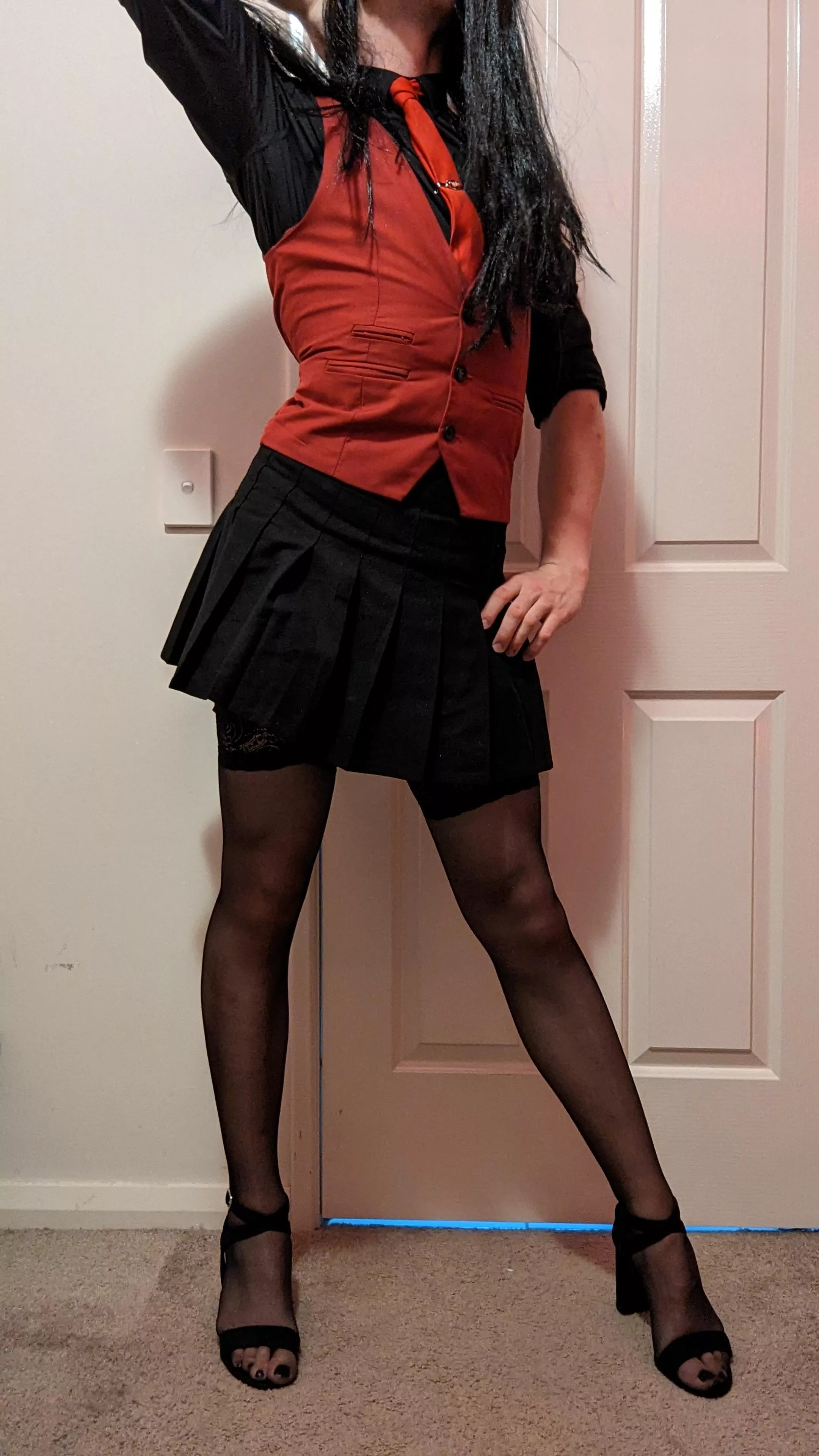 happy friday! will you be taking your femboy secretary out to dinner after work?