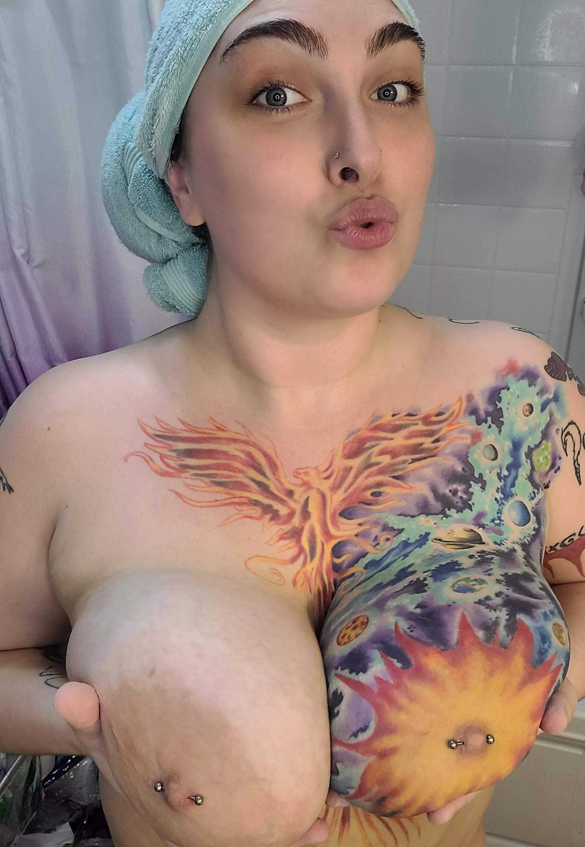 Help me oil up after my shower? 👀