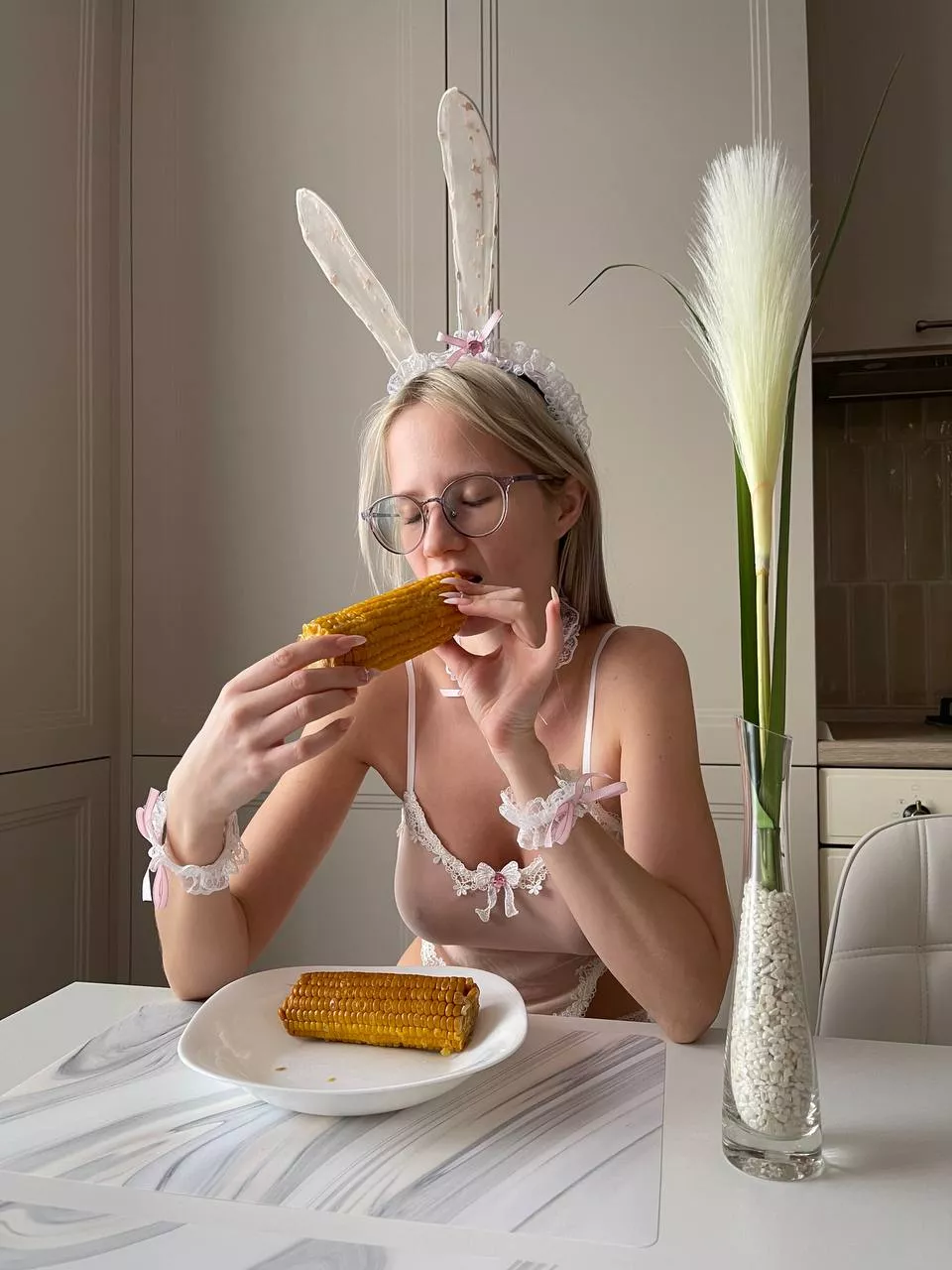 little rabbit loves corn