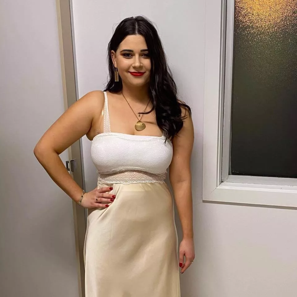 Low how this dress hugs my boobs