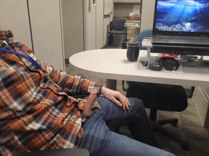 Post from this morning got removed because my cubicle wasn't obviously open. Stick this up your ass, mods.