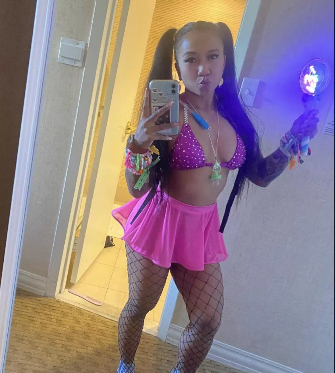 Rave cutie that likes to do it in the booty ;)