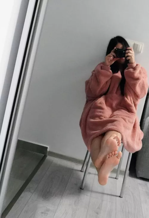 smile to the camera! or to my feet