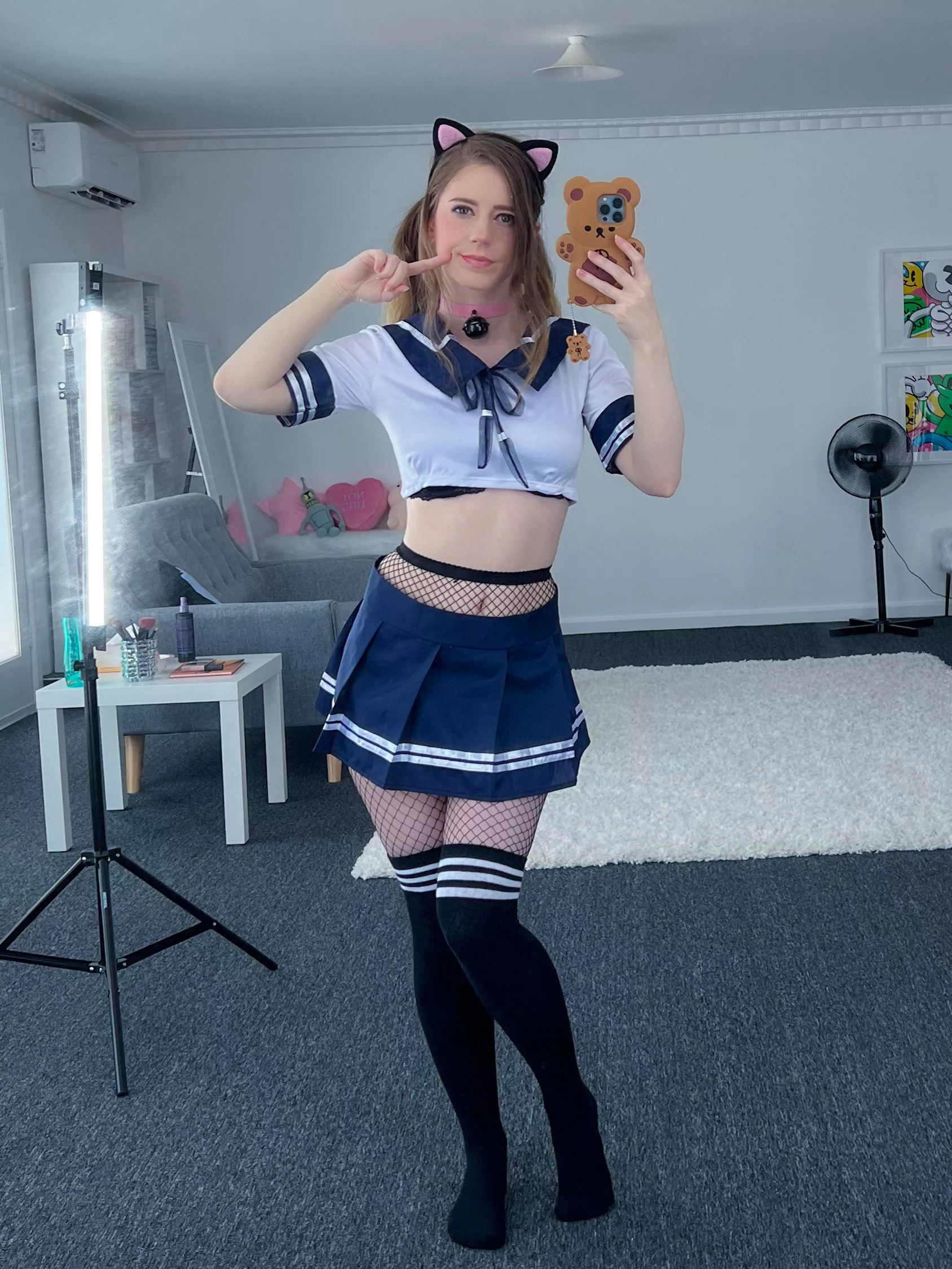 someone pls order me an uber.. i'm begging you!! i can't be late for school again or ill get expelled 😣☠