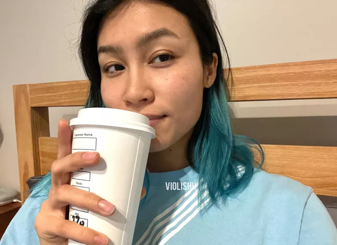 Welcome me back to cam tomorrow morning for a workout stream! 11 am central at mfc.im/violishh