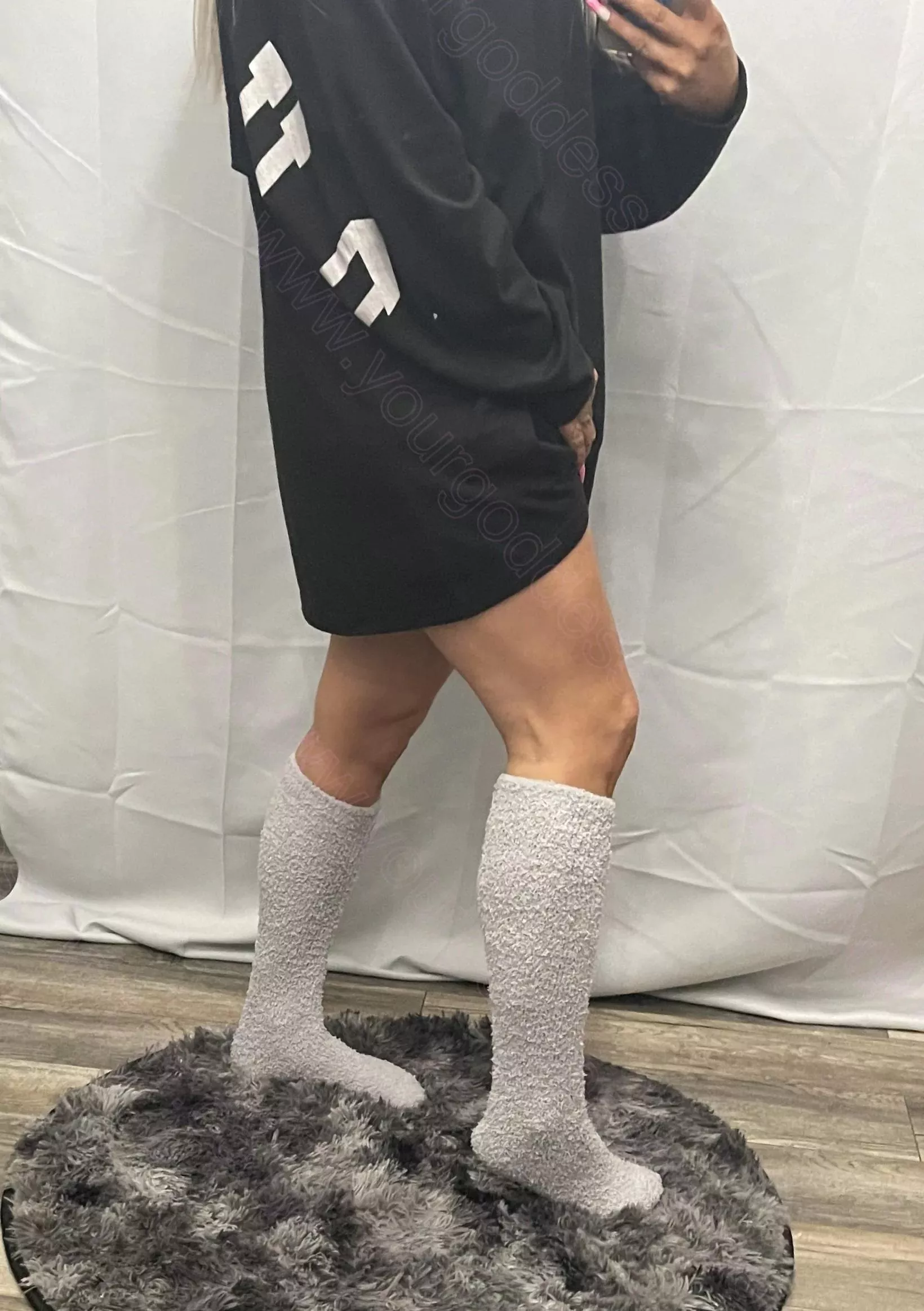 who would love to cuddle up to these fluffy knee highs at night? 🥰