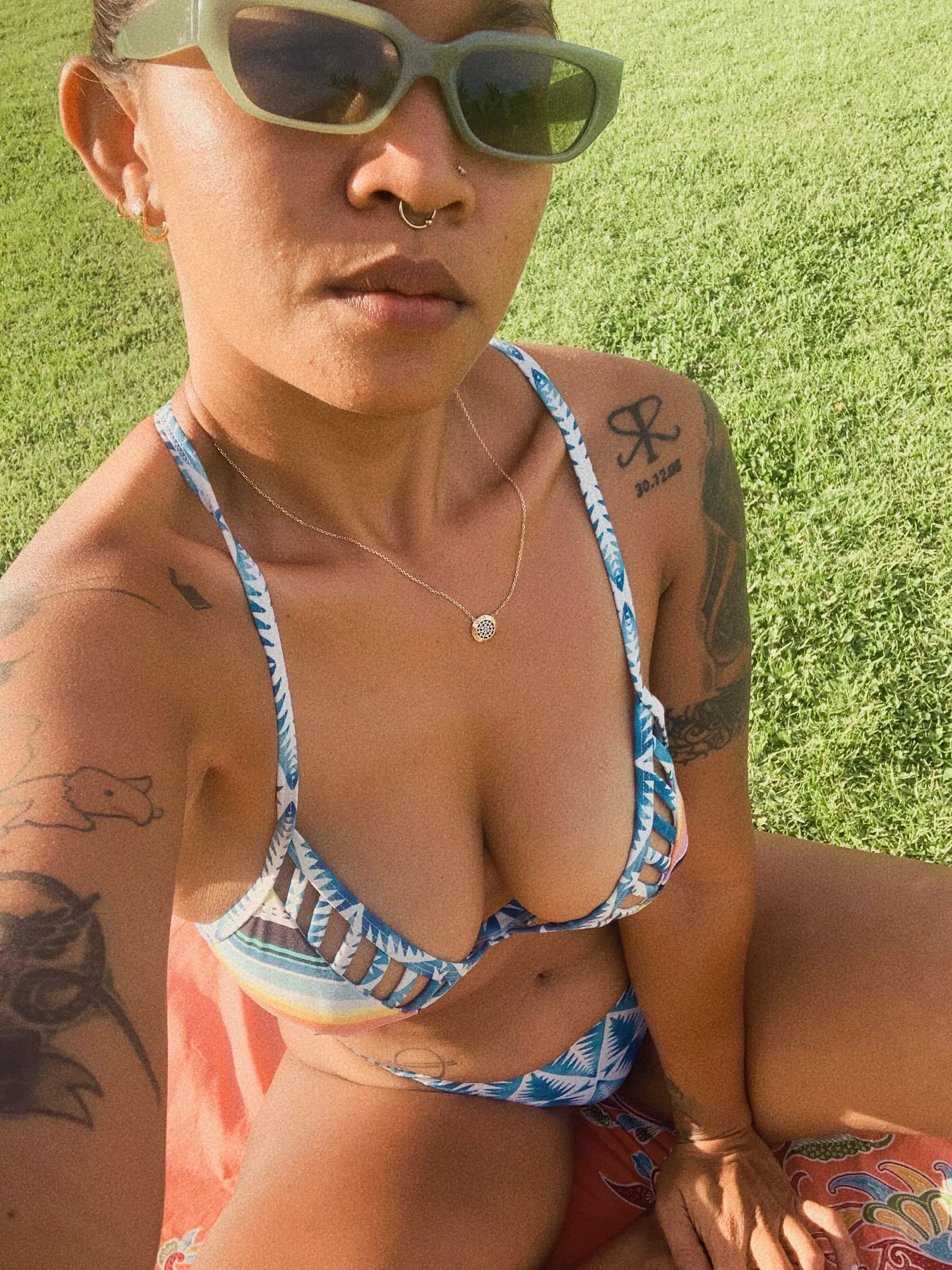 Would you aim for my face or my boobies? 😏